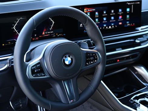 New 2026 BMW X6 xDrive40i w/ Climate Comfort Package image 9