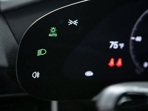 Certified 2022 Porsche Taycan 4 Cross Turismo image 27