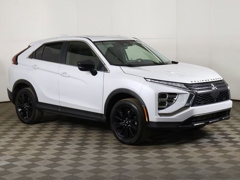 Used 2024 Mitsubishi Eclipse Cross LE image 2