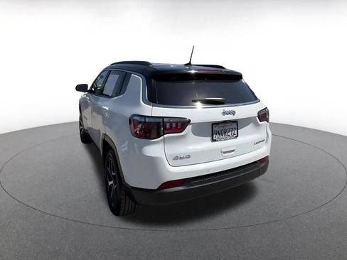 Used 2025 Jeep Compass Limited AWD/4WD image 10