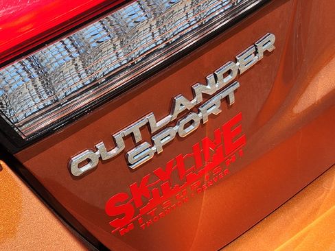 Used 2025 Mitsubishi Outlander Sport ES AWD/4WD image 8