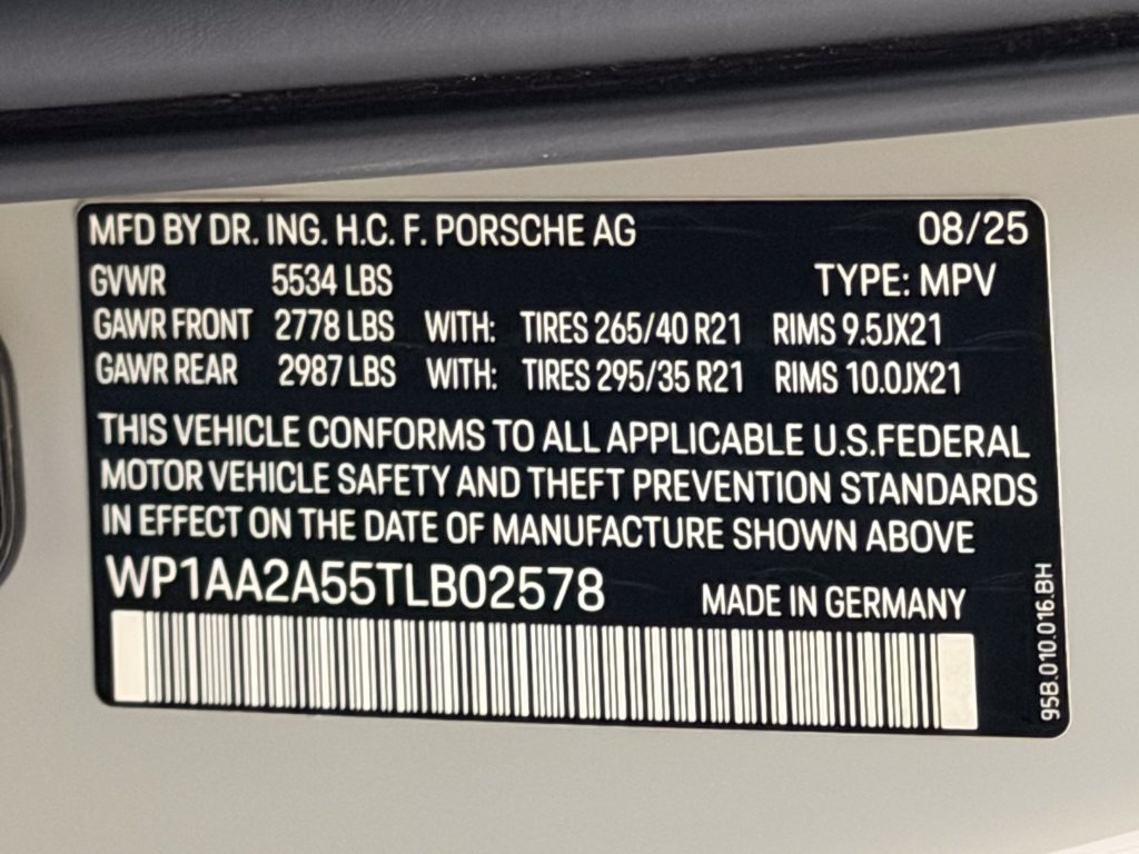 Certified 2026 Porsche Macan AWD/4WD image 27