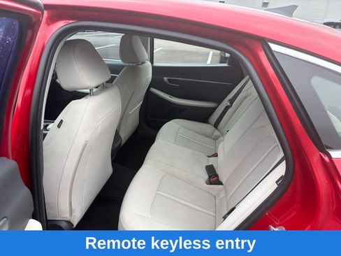 Used 2022 Hyundai Sonata SEL w/ Preferred Accessory Package FWD image 19