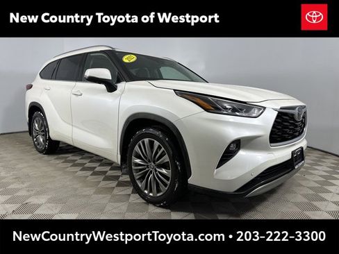 Used 2021 Toyota Highlander Platinum image 1