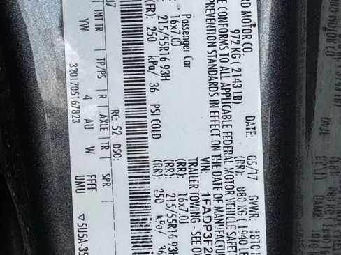 Used 2017 Ford Focus SE FWD image 39