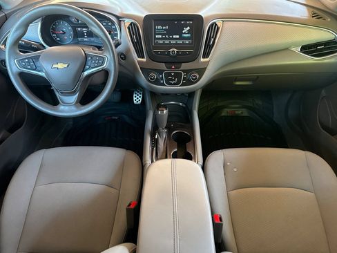 Used 2017 Chevrolet Malibu LT FWD image 13