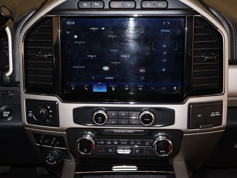 Certified 2022 Ford F350 Lariat w/ Lariat Ultimate Package image 29