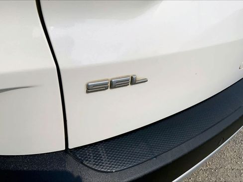 Used 2022 Ford Escape SEL w/ Technology Package FWD image 10