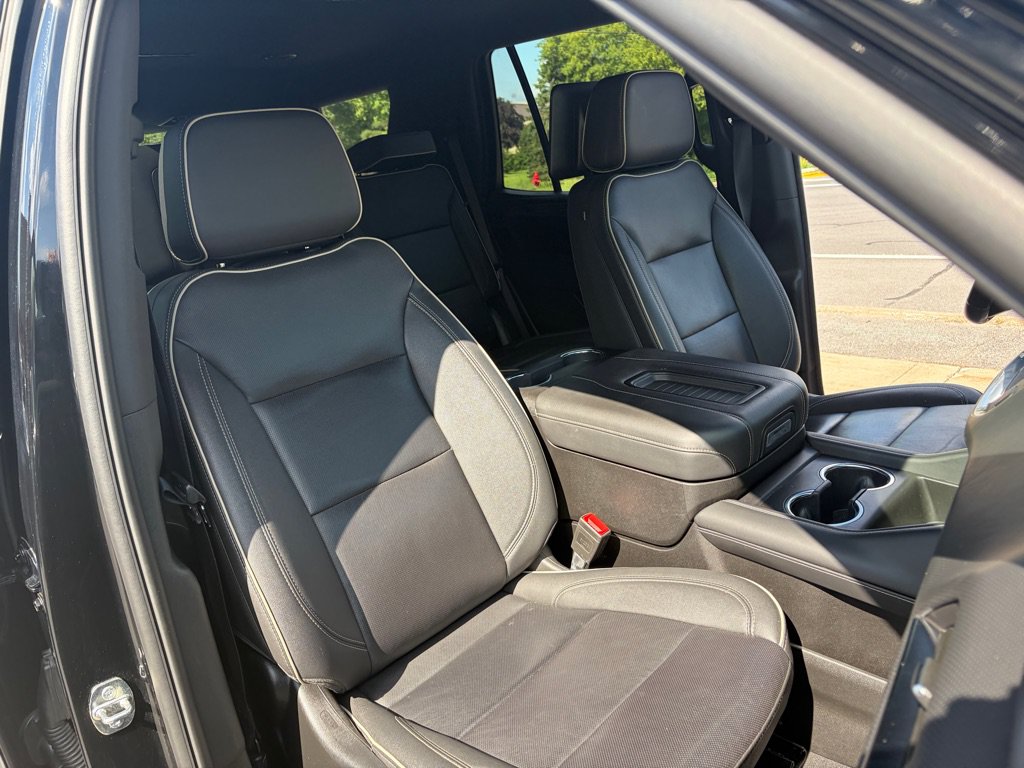 Used 2024 GMC Yukon SLT w/ SLT Luxury Package AWD/4WD image 24