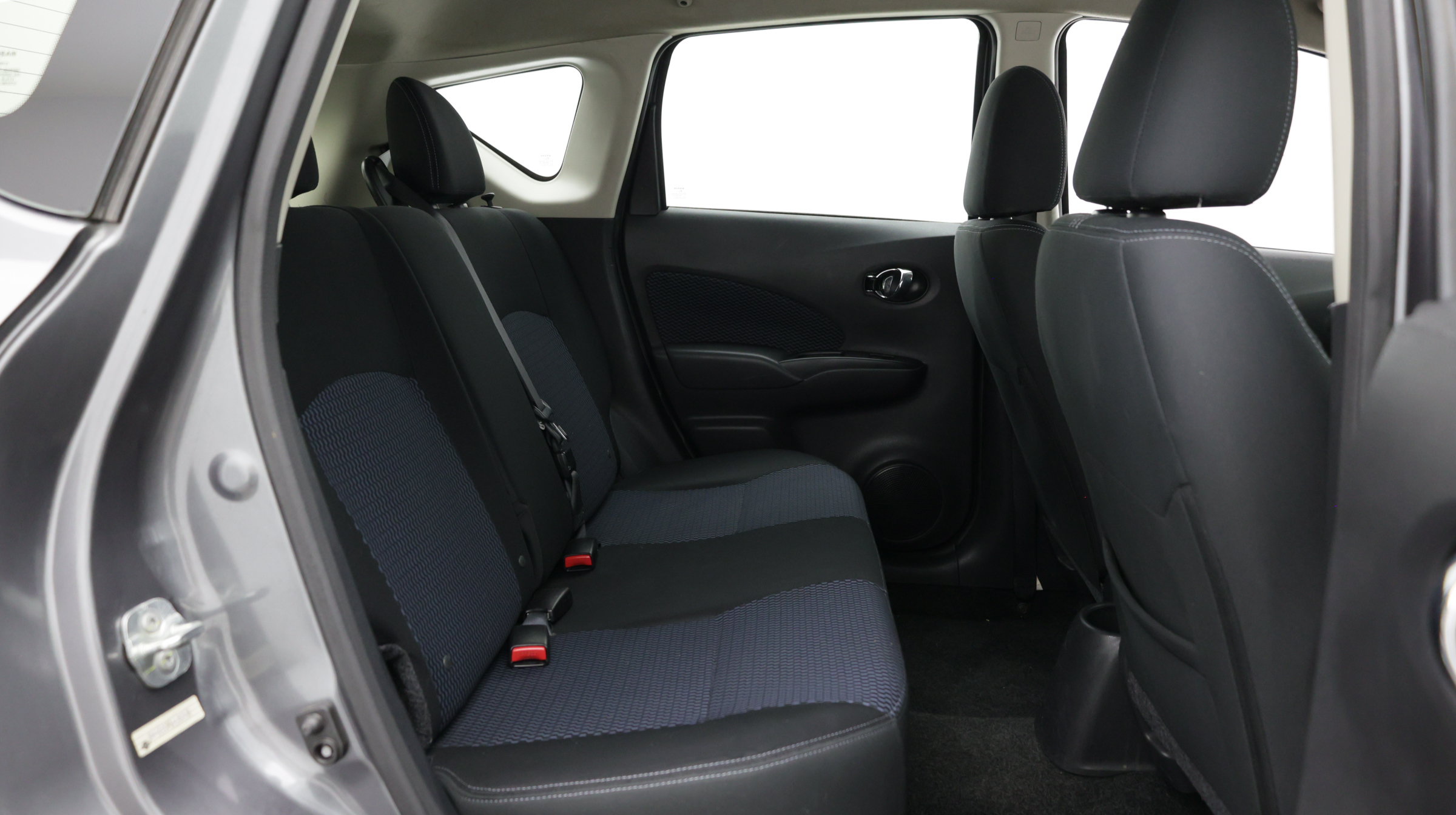 Used 2018 Nissan Versa Note SV FWD image 35
