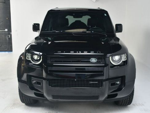 Used 2023 Land Rover Defender 110 X-Dynamic SE image 9