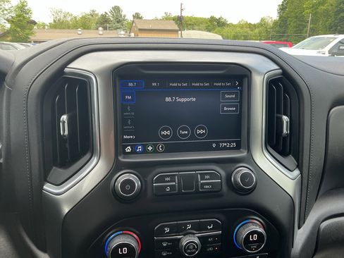 Used 2021 Chevrolet Silverado 1500 LT AWD/4WD image 22