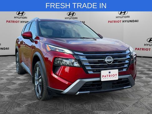 Used 2025 Nissan Rogue SL AWD/4WD image 1