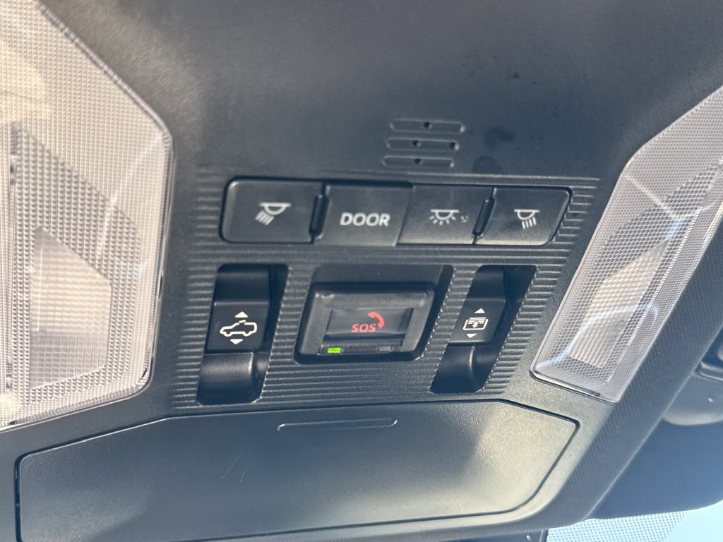 Used 2025 Toyota RAV4 XSE w/ Premium Package AWD/4WD image 30