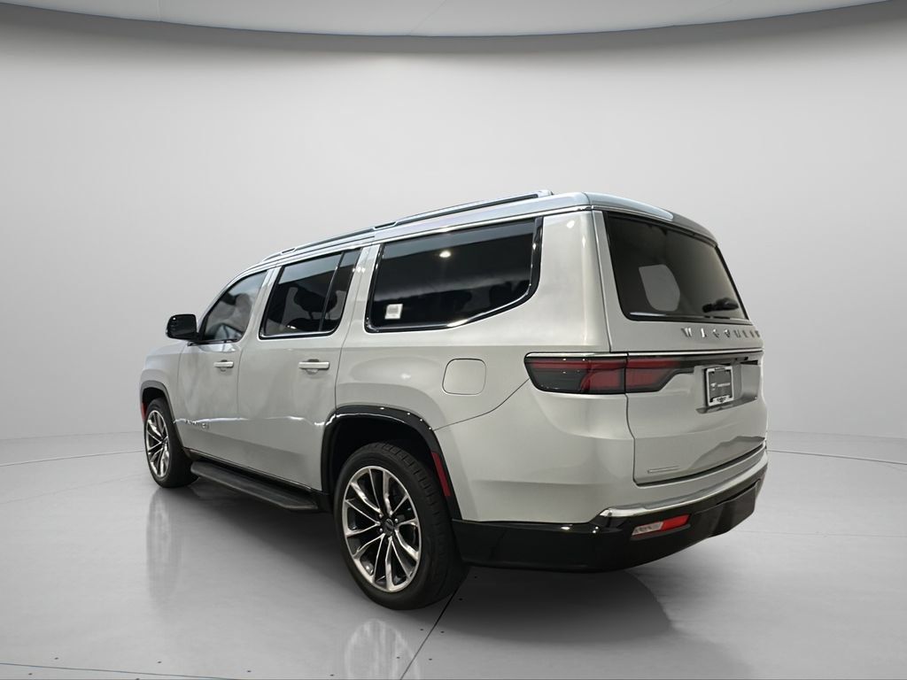 Used 2022 Jeep Wagoneer Series II w/ Premium Group I AWD/4WD image 4