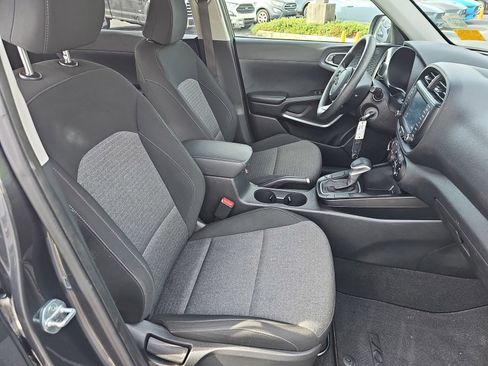 Used 2021 Kia Soul S FWD image 10