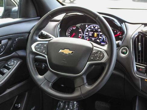 Used 2023 Chevrolet Traverse High Country image 16