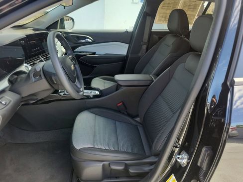 Used 2026 Chevrolet Trax LT image 19