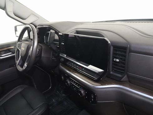 Used 2022 Chevrolet Silverado 1500 LT image 37
