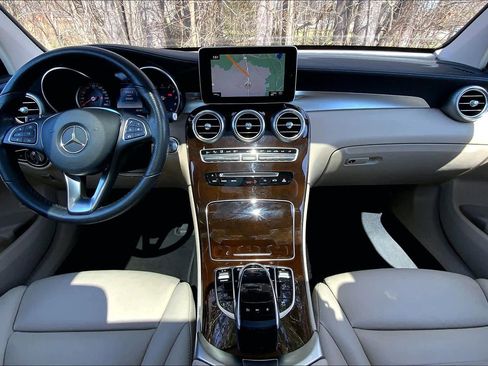 Used 2019 Mercedes-Benz GLC 300 4MATIC image 16