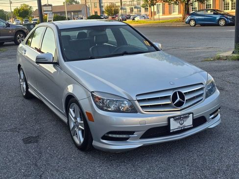 Used 2011 Mercedes-Benz C 300 4MATIC Sedan image 3