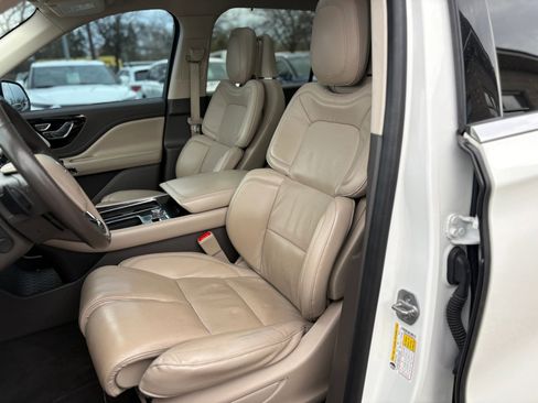 Used 2023 Lincoln Aviator Reserve w/ Equipment Group 201A AWD/4WD image 11