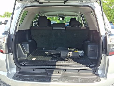 Used 2022 Toyota 4Runner SR5 AWD/4WD image 30