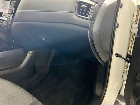 Used 2019 Nissan Rogue SV w/ Premium Package image 35