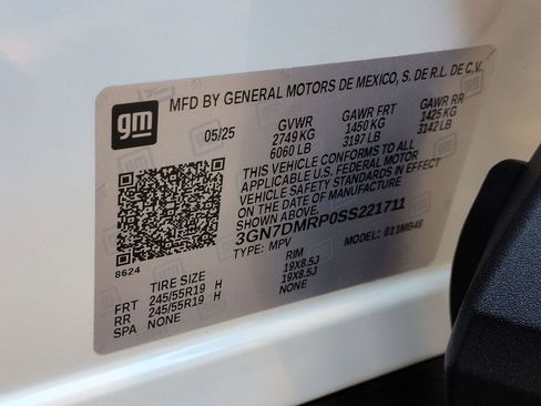 Used 2025 Chevrolet Equinox EV LT image 27