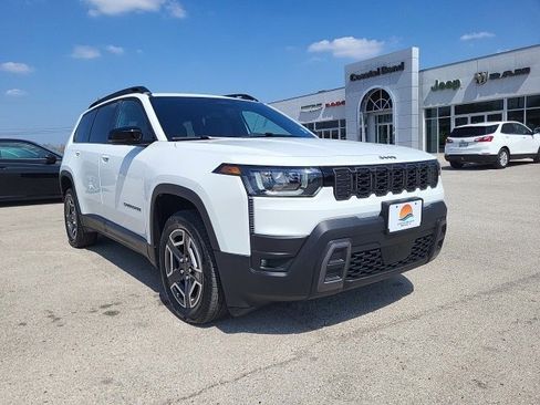 New 2026 Jeep Cherokee Laredo image 7