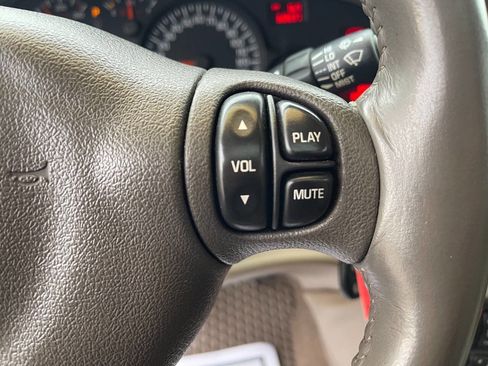 Used 2004 Pontiac Bonneville SLE image 20