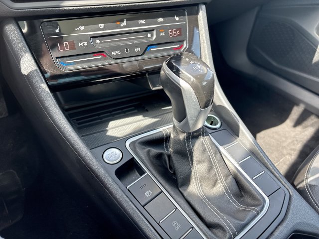 Used 2025 Volkswagen Jetta SE FWD image 19