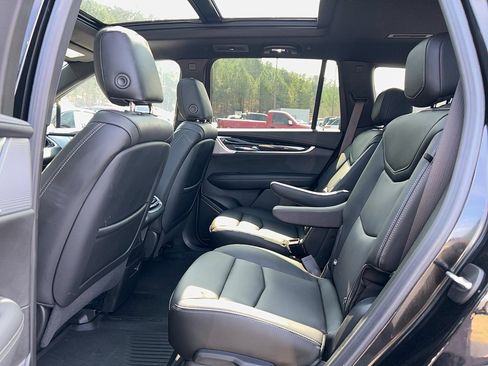 Used 2024 Cadillac XT6 Premium Luxury w/ Technology Package image 29