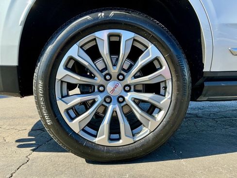 Used 2022 GMC Yukon Denali w/ Denali Ultimate Package image 21