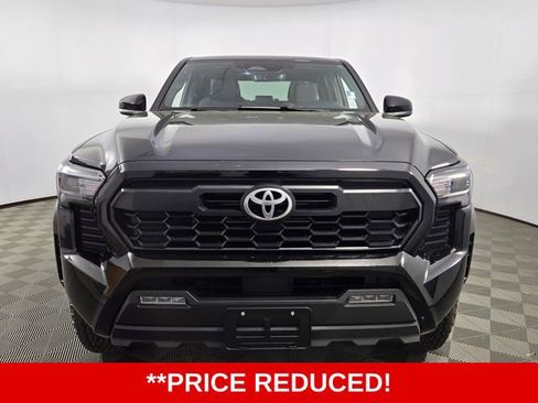 Used 2024 Toyota Tacoma TRD Off-Road image 2