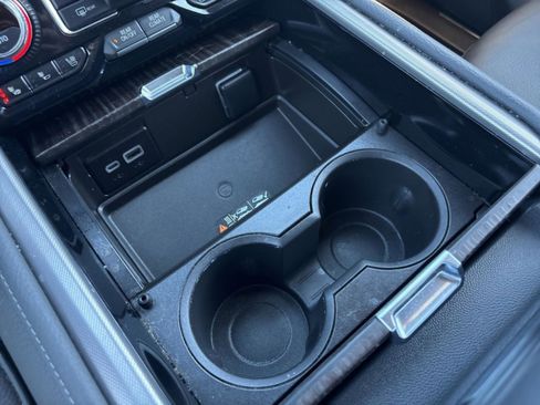 Used 2023 GMC Yukon XL Denali image 25