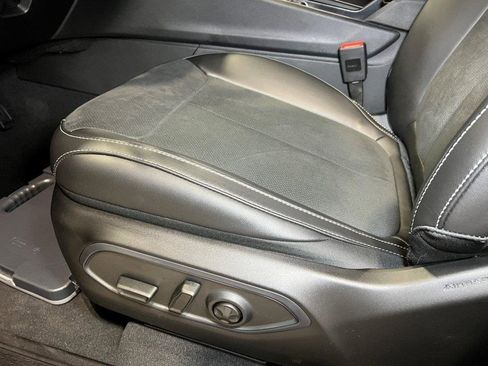 New 2025 Jeep Grand Cherokee Altitude w/ Trailer Tow Package image 22