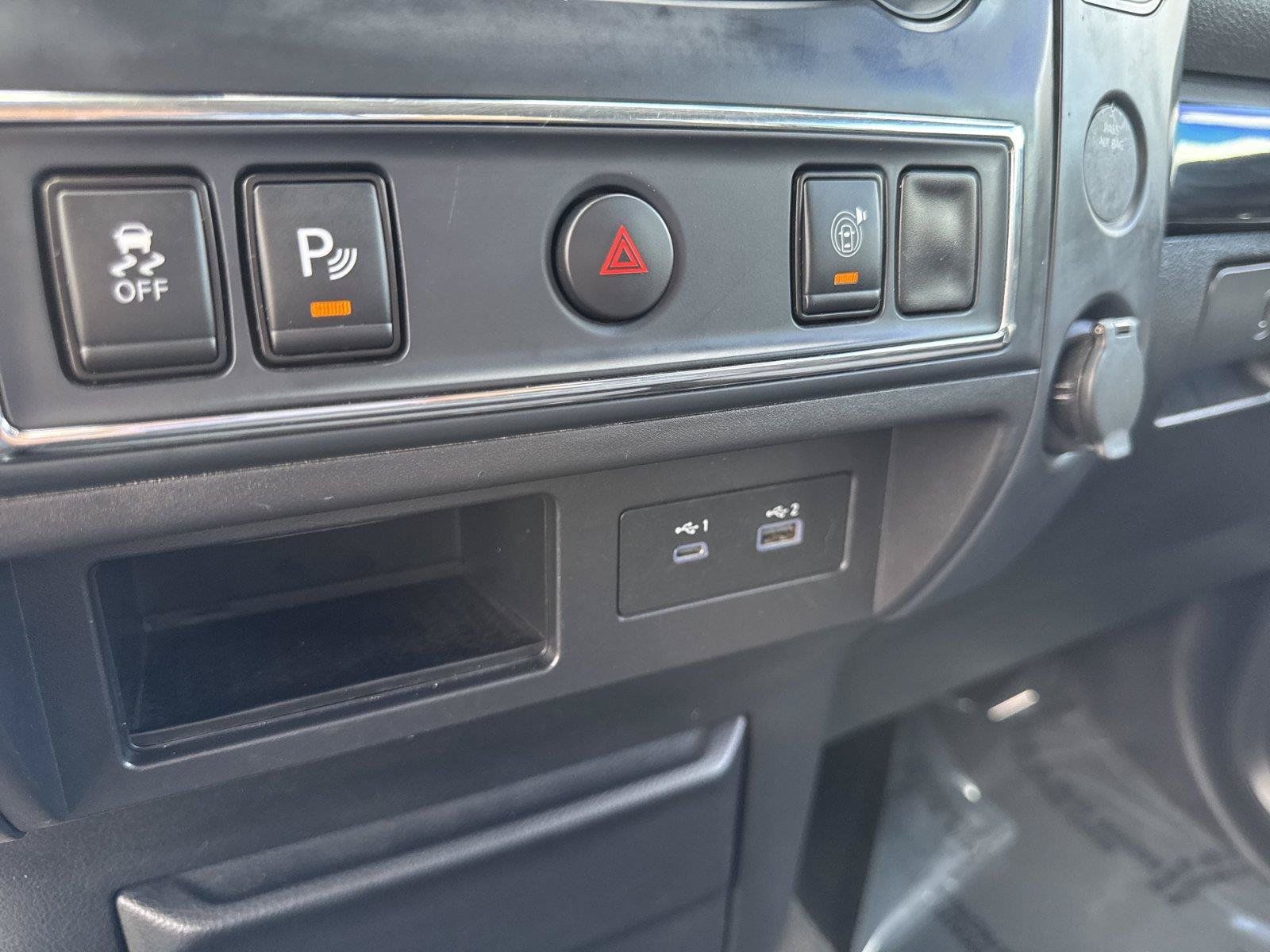 Used 2022 Nissan Titan SV RWD image 28