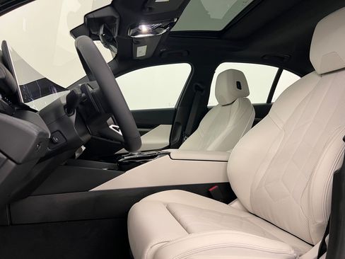 Used 2026 BMW 530i w/ M Sport Package RWD image 5