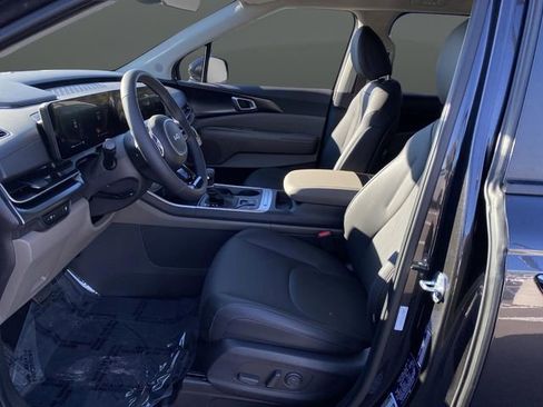 New 2026 Kia Carnival image 4