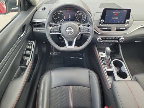 Used 2024 Nissan Altima 2.5 SR FWD image 18