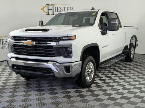 Certified 2024 Chevrolet Silverado 2500 LT AWD/4WD image 4