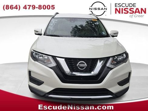Used 2020 Nissan Rogue SV w/ Premium Package FWD image 2