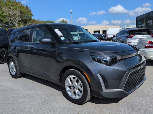 Used 2024 Kia Soul LX w/ Option Group 015 image 2