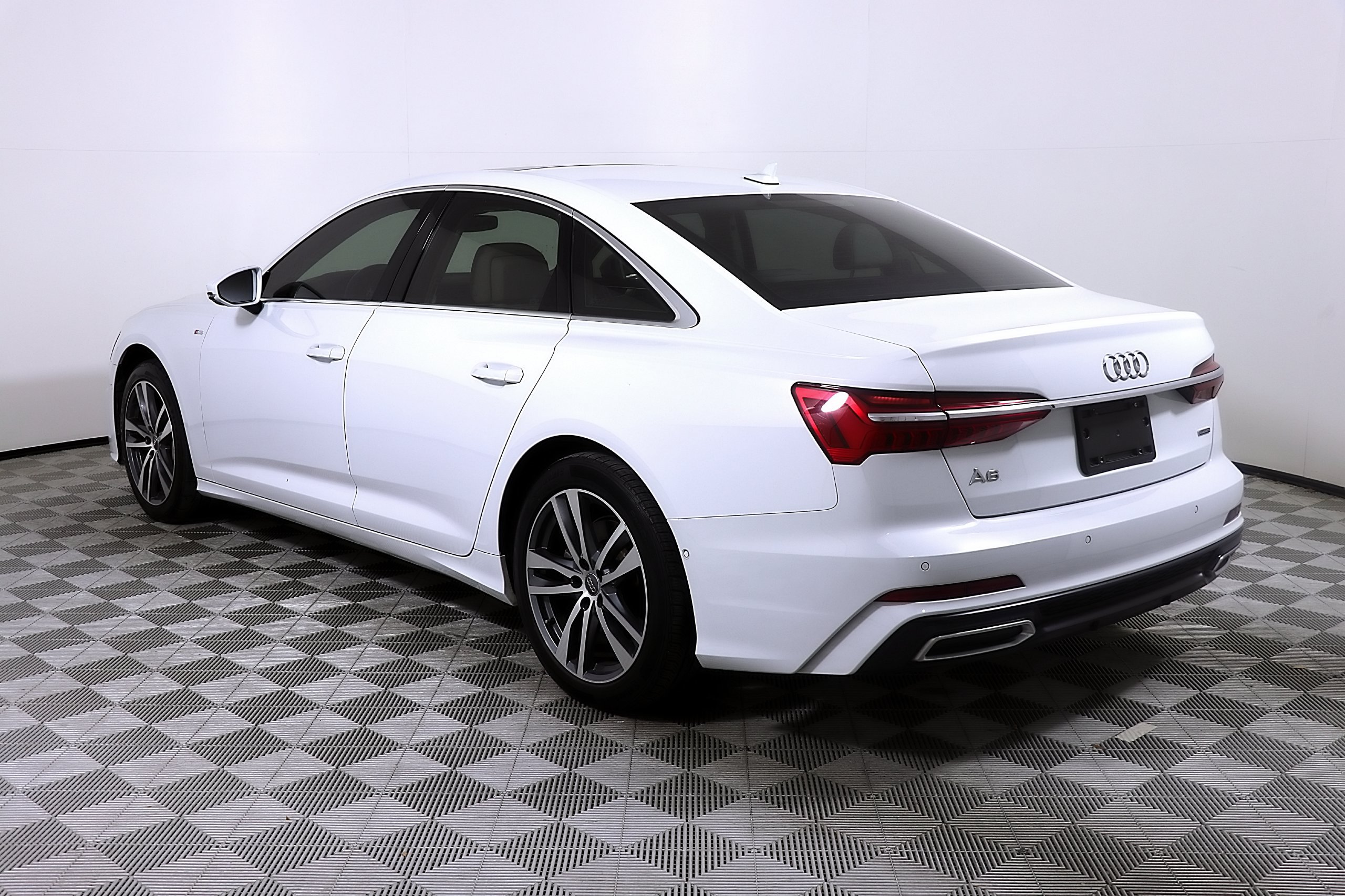 Used 2019 Audi A6 3.0T Premium Plus w/ Premium Plus Package AWD/4WD image 9