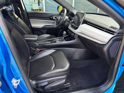 Used 2025 Jeep Compass Limited AWD/4WD image 35