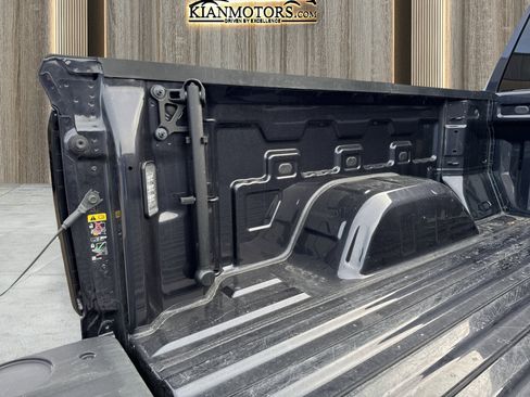 Used 2025 GMC Sierra 1500 SLT image 32