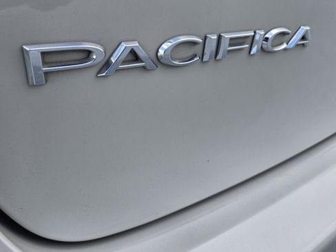 Used 2017 Chrysler Pacifica Touring-L Plus w/ Advanced Safetytec Group image 7