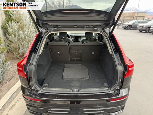 Used 2025 Volvo XC60 B5 Plus image 39