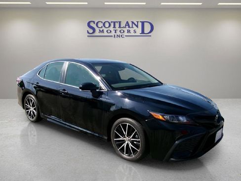 Used 2024 Toyota Camry SE FWD image 4